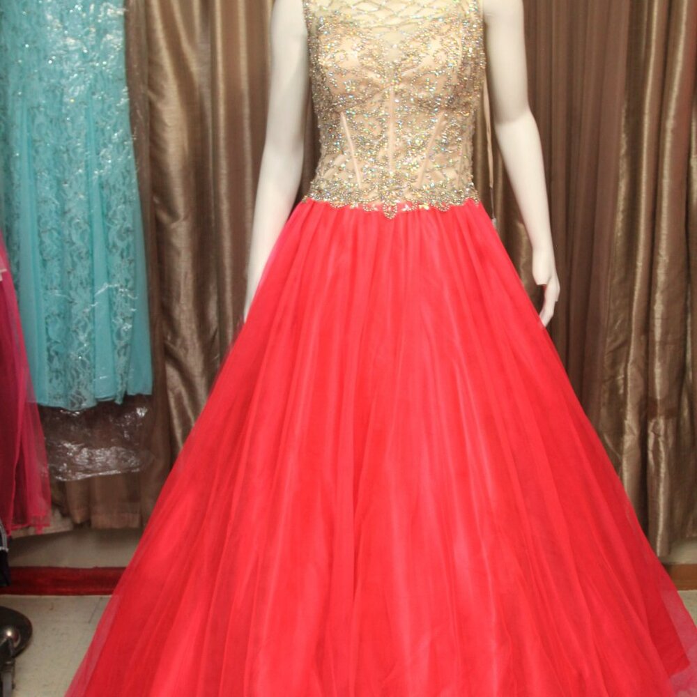 Dress - Picture 6 of 9